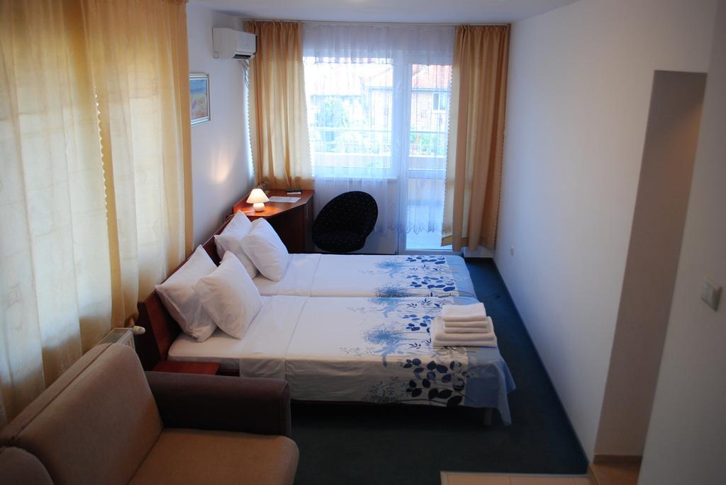 Veda Guest House Pomorie Exteriér fotografie