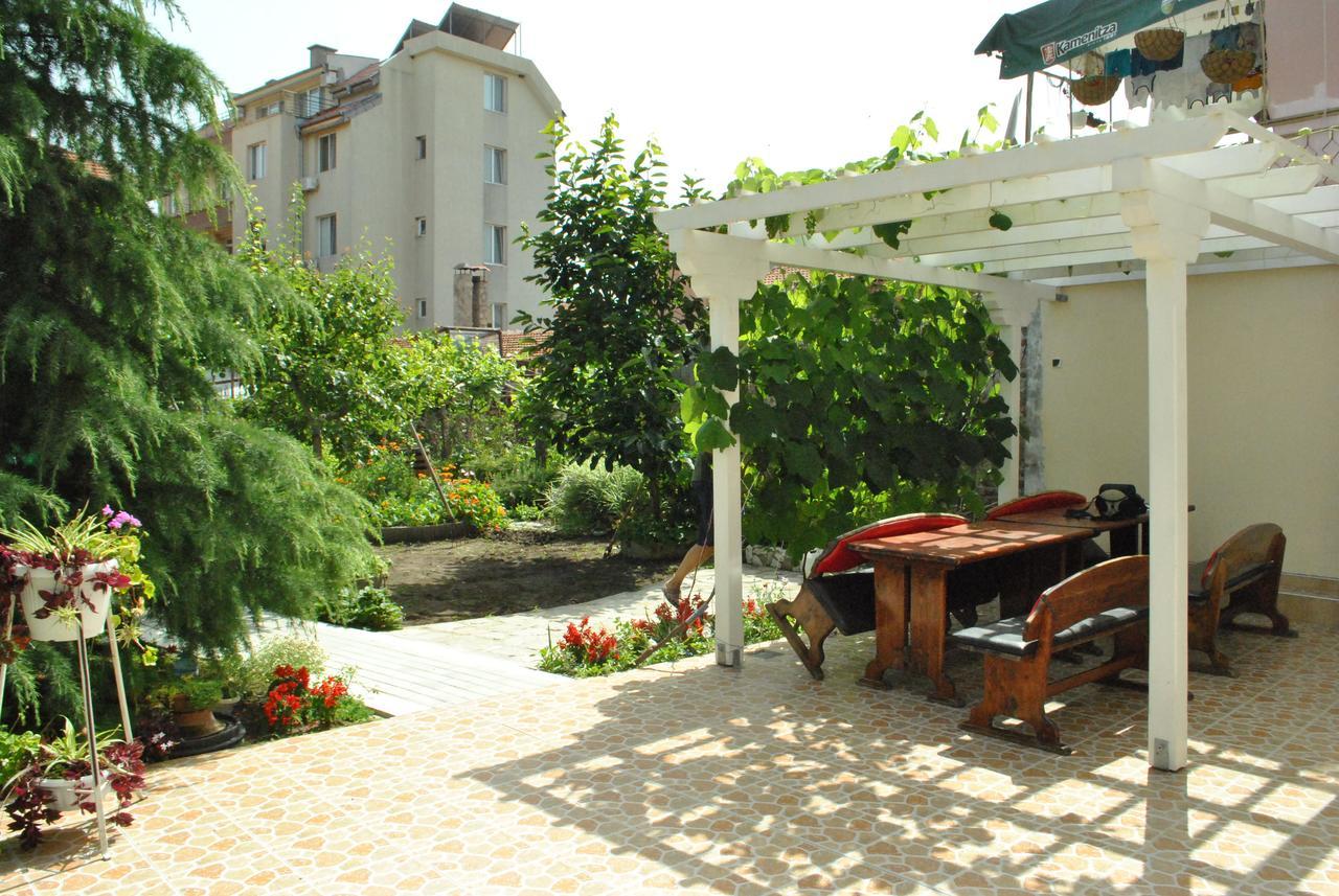 Veda Guest House Pomorie Exteriér fotografie